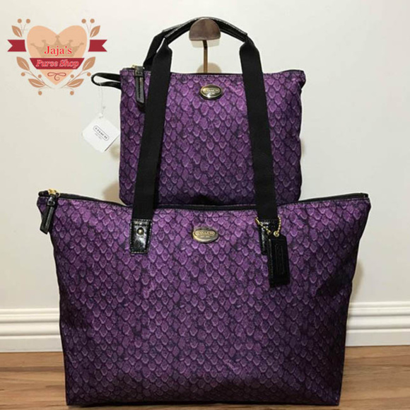 Coach Handbags - ⚛️Coach Signature Bag & Snap Pouch⚛️